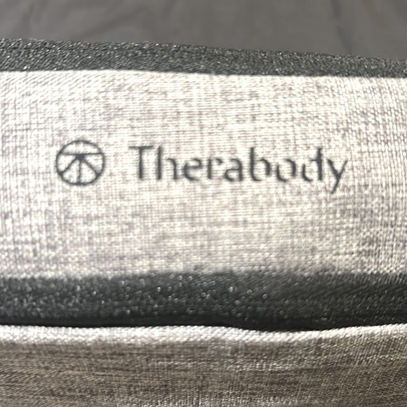 United Airlines Polaris First Class Travel Amenity Kit Pouch (NEW/SEALED) - Picture 2 of 6